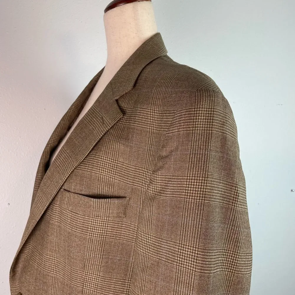 Jos. A. Banks Tan Sport Coat with Notched Lapels and Plaid Pattern Size 41R EUC